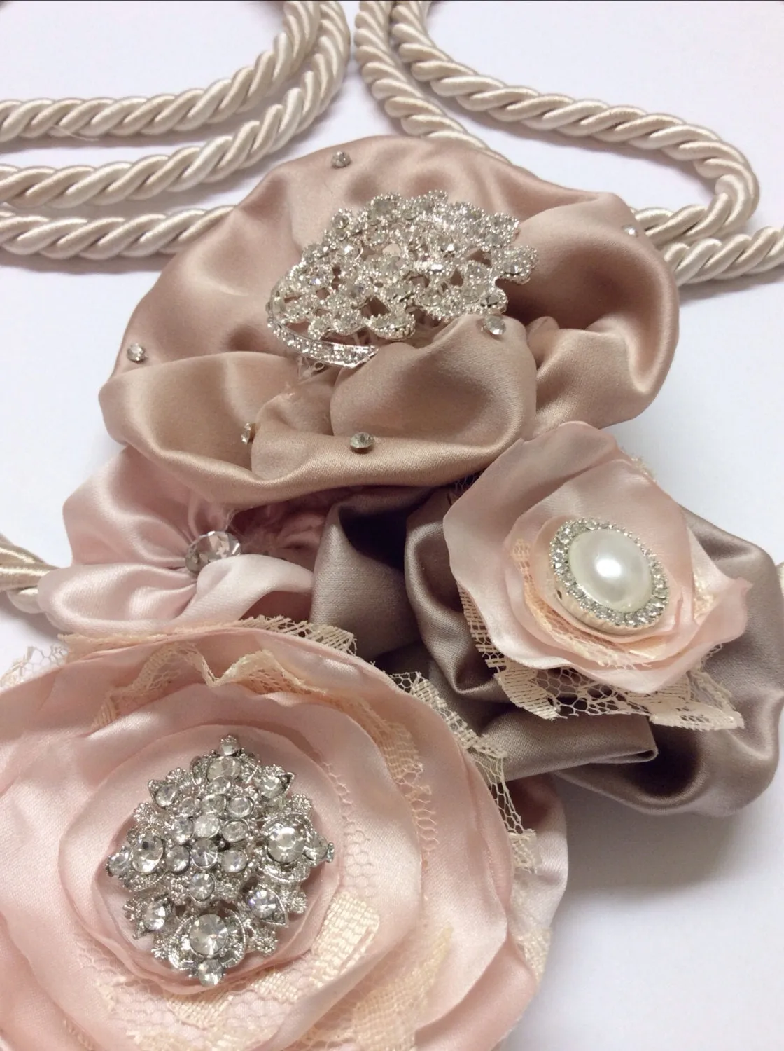 Wedding Gift Traditional wedding rope lasso/champagne lasso/with blush/dusty rose/champagne flowers and silver diamond brooches/pearls
